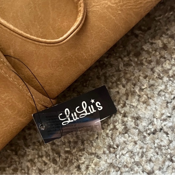 LuLu’s Tan Faux Leather Foldover Clutch Crossbody – NWT - Picture 2 of 5